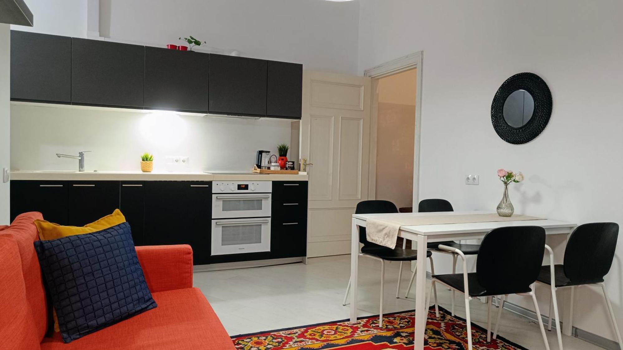 Julia Lacplesa Apartments Riga Buitenkant foto
